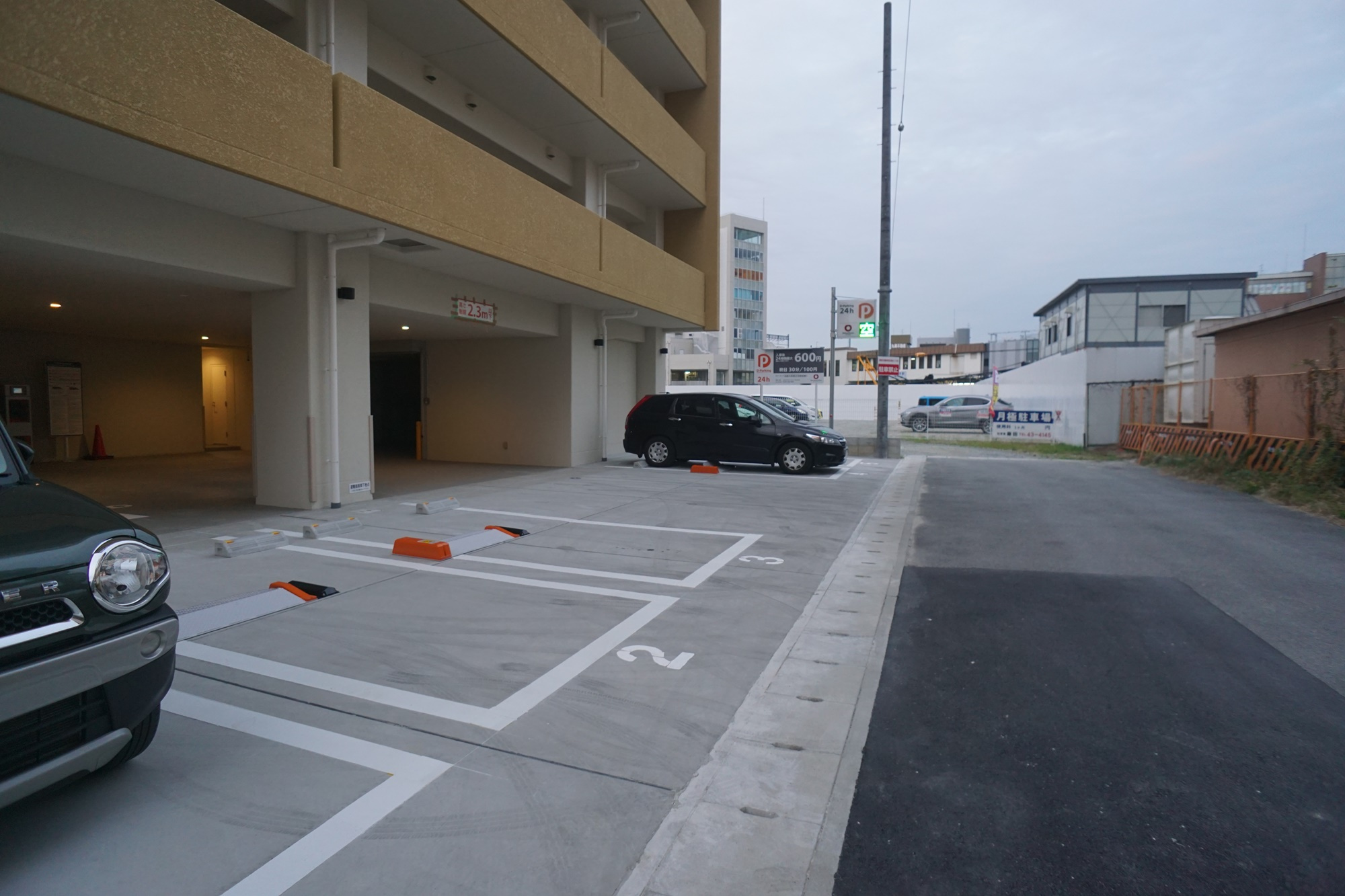 Ｔ・Ｋビル西大寺ＮＯＲＴＨの駐車場