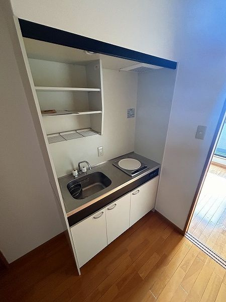 ブリリアント・コア のキッチン|内装は別部屋の参考写真です。