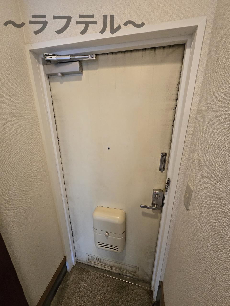 所沢市喜多町のアパートの玄関