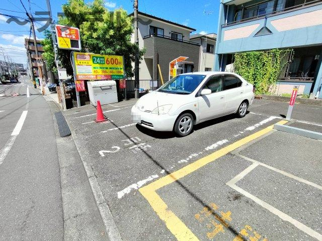 所沢市喜多町のアパートの駐車場