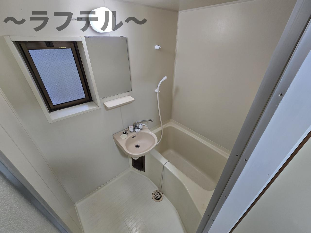 所沢市喜多町のアパートの浴室