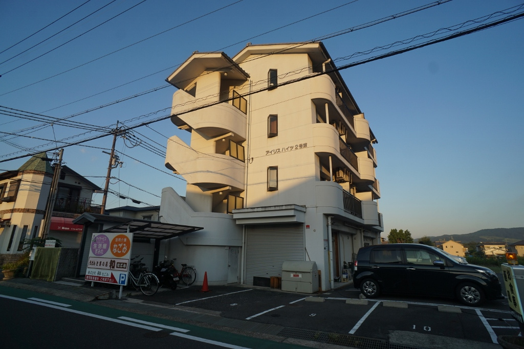 アイリスハイツ２号館の駐車場