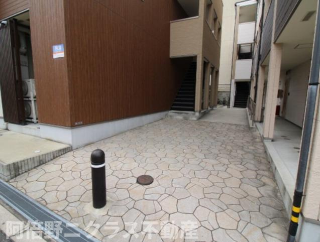 フジパレス谷町Ａ棟のエントランス
