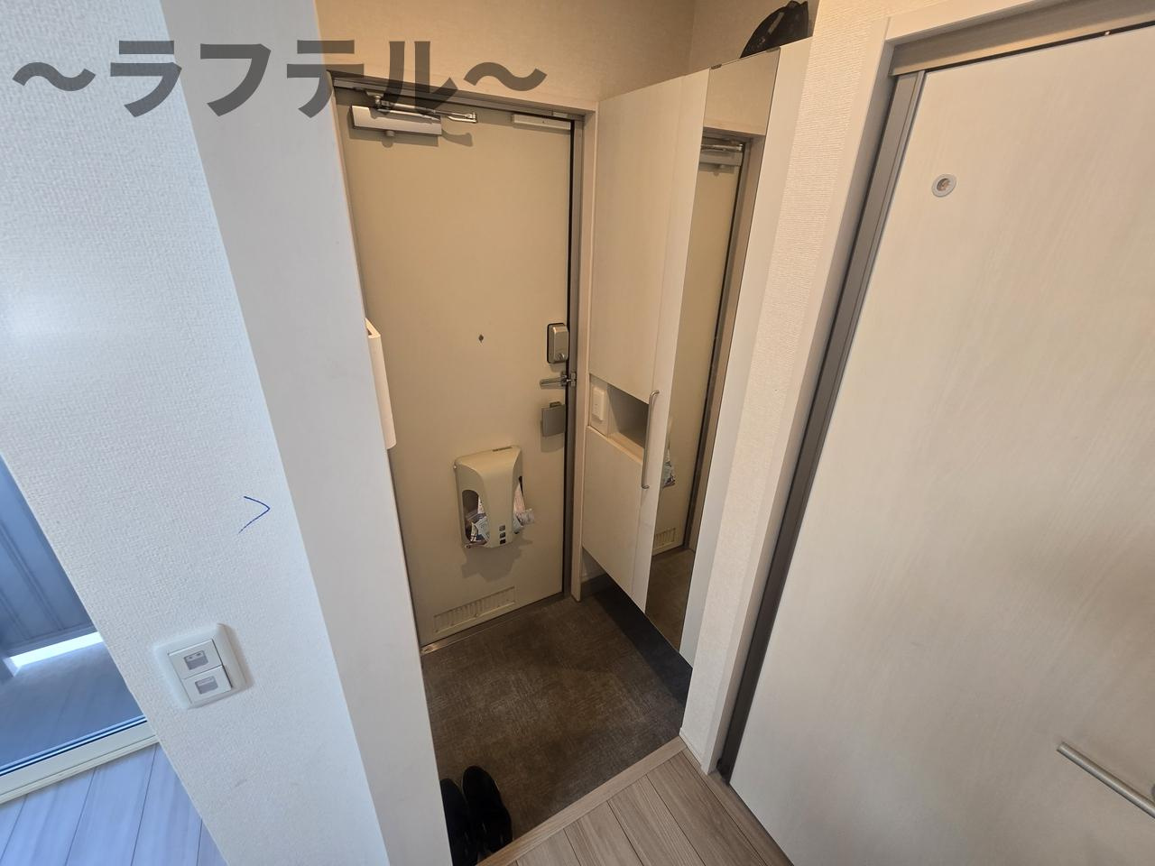 ブルーデイジーの玄関