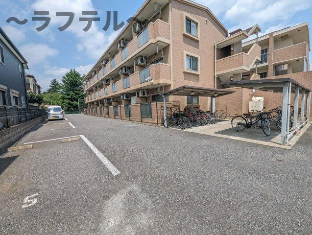 アニエスガーデンの駐車場