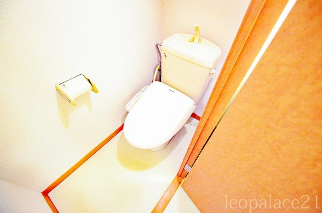 レオパレスＹＡＭＡＤＡｔｈｒｅｅのトイレ|※写真と現状が異なる場合は現状を優先