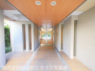 ノステルコート夕陽丘のエントランス