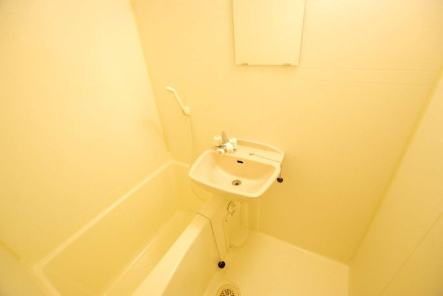 レオパレスサニーサイドＬの浴室