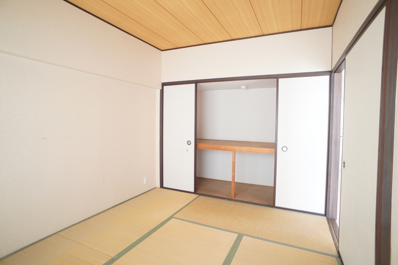 コーポ学園前の和室