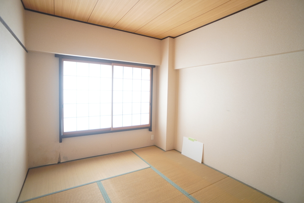 コーポ学園前の和室