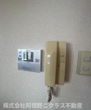シュロス鶴ヶ丘のセキュリティ|内装は別部屋の参考写真です。