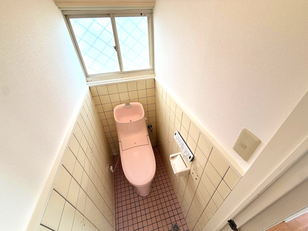 上牧町戸建のトイレ