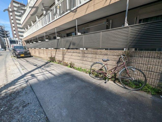 サンイング所沢の駐車場