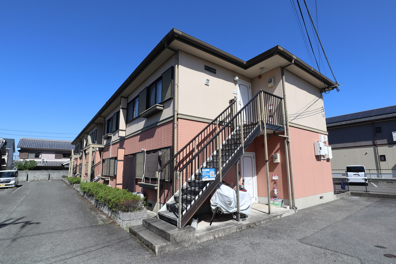 フローラル神宮東の外観