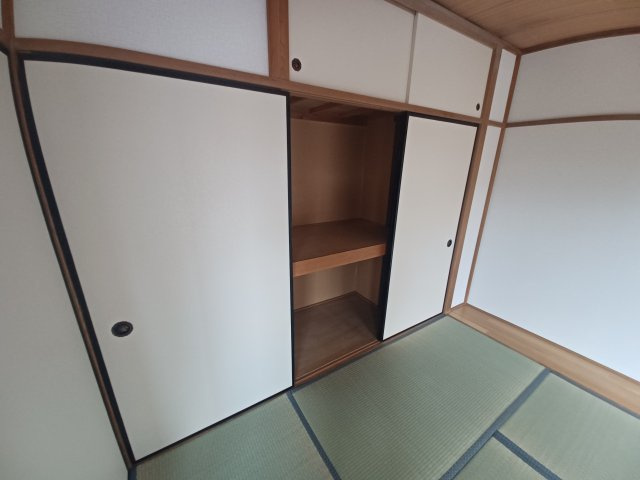 クイーンハイツの収納|室の参考写真です。