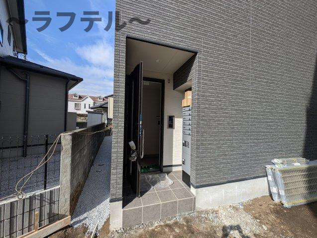 ノエル狭山ヶ丘のエントランス