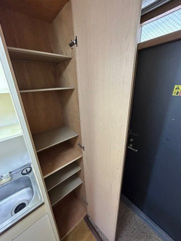 レオパレス関屋の玄関