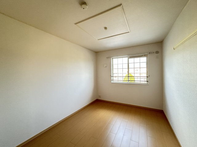 リバー　フォレストの寝室|広くて明るい寝室