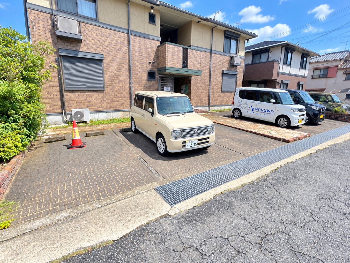 フェルティ２番館の駐車場