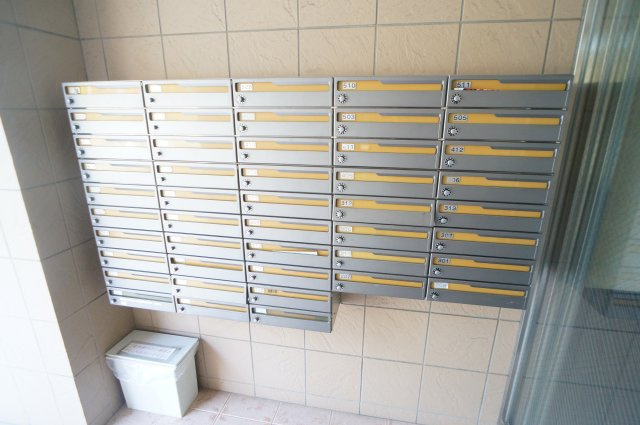 フォレスト高畑マンションのエントランス