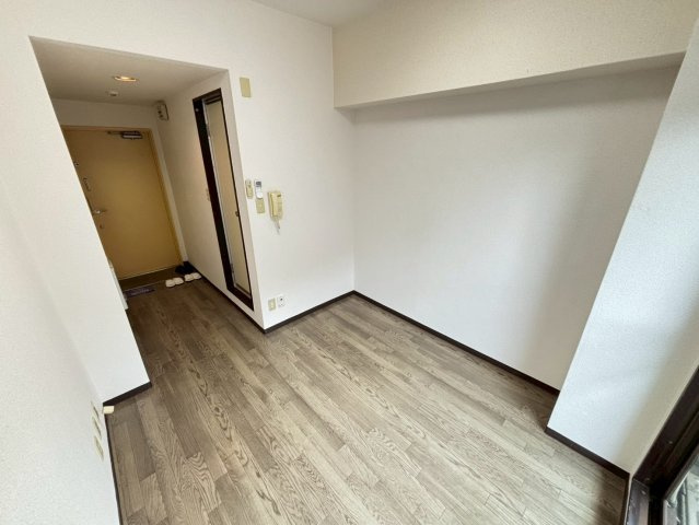 フォレスト高畑マンションの洋室