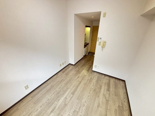 フォレスト高畑マンションの洋室