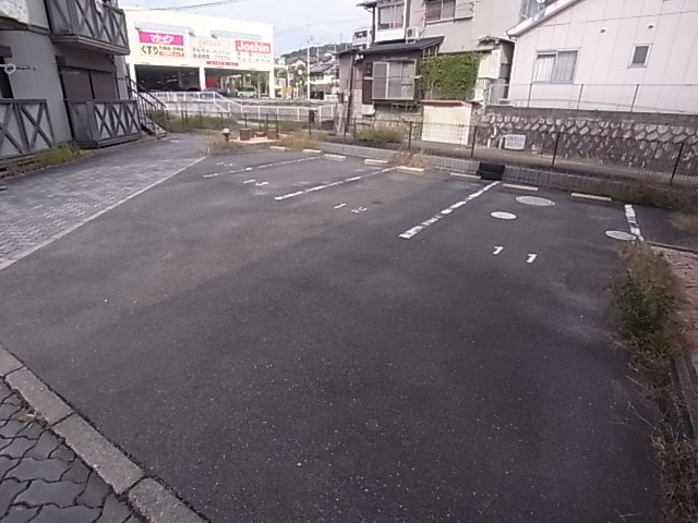 ピック小明の駐車場