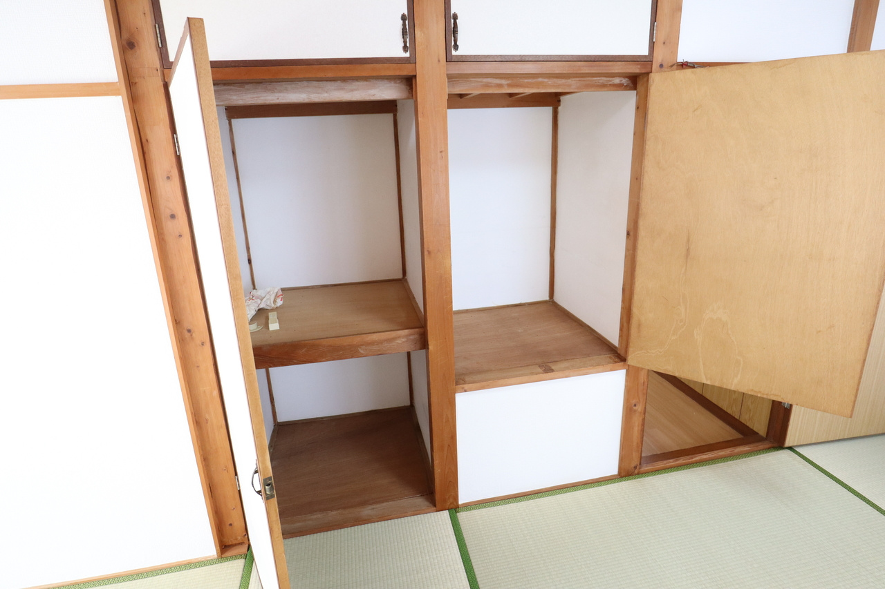 生駒市西松ヶ丘戸建の収納