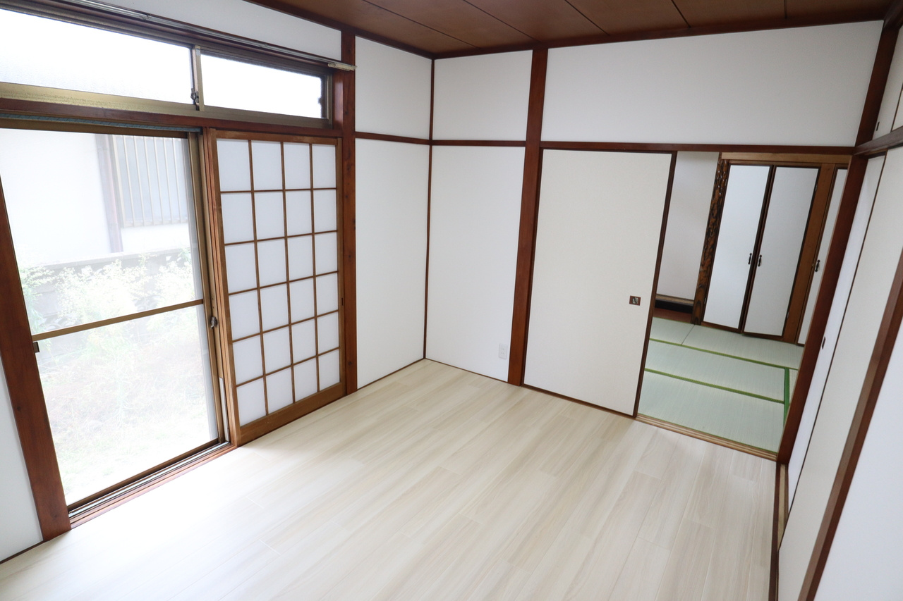 生駒市西松ヶ丘戸建の洋室