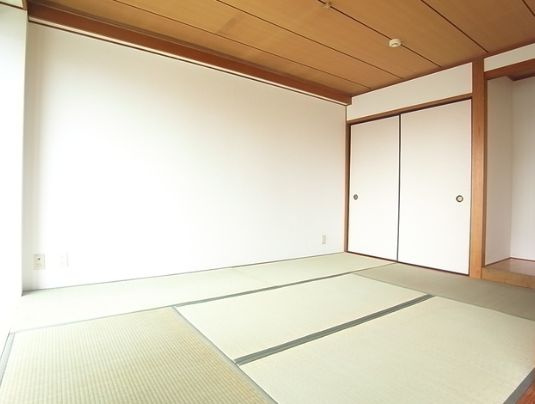 メゾン常盤の和室