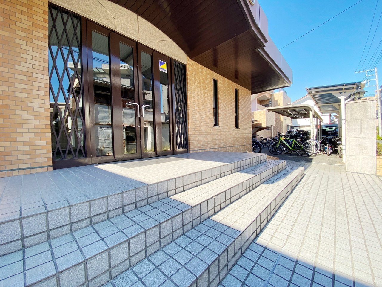 さいたま市南区四谷２丁目の賃貸マンションのロビー