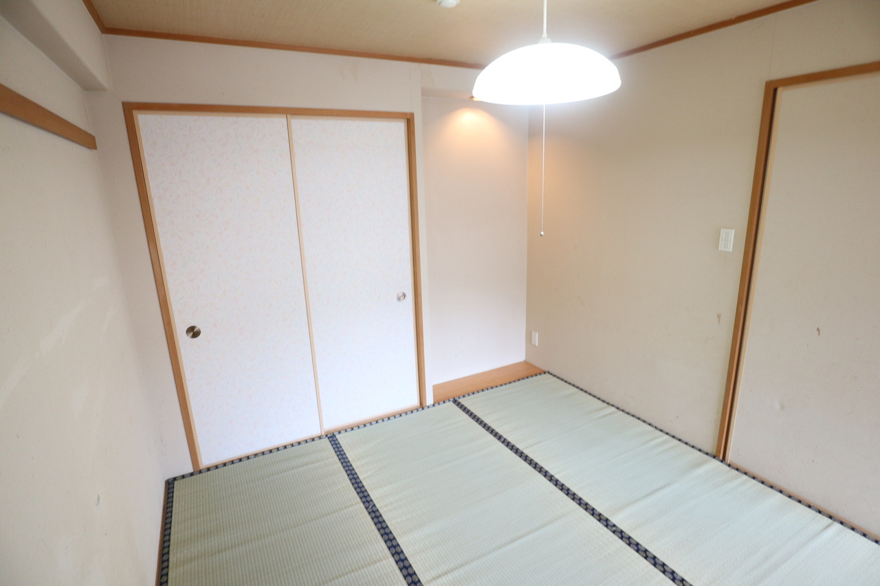 ルイシャトレ生駒の和室