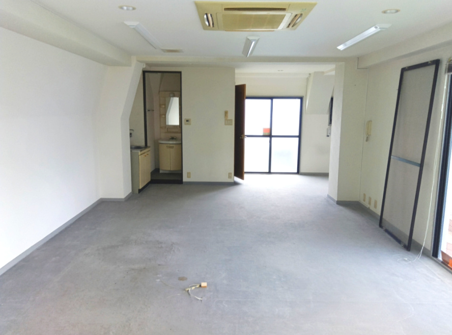 甲子園マニンビル3階の内装|建物の内部です