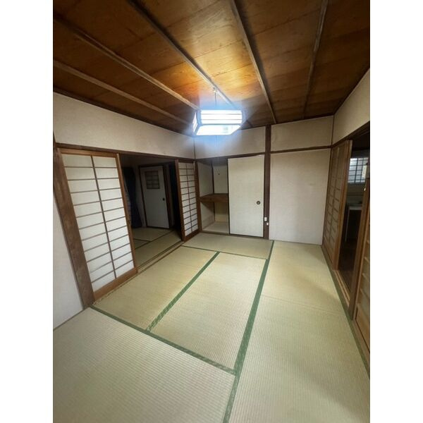 柳本町貸家の居間・リビング