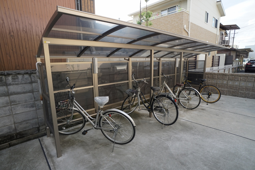 ミコルミナスの駐車場