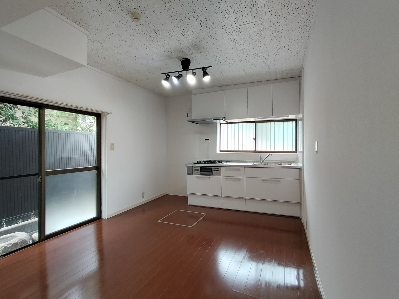 中山町一戸建の居間・リビング