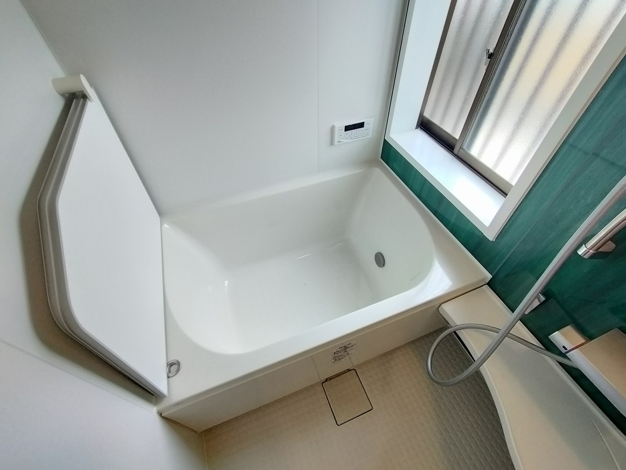 中山町一戸建の浴室