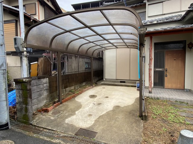 二名３丁目戸建の駐車場