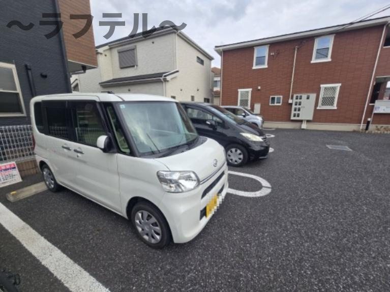 プランドールの駐車場