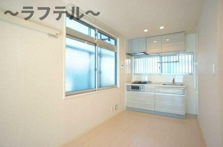 住吉ハイツの居間・リビング