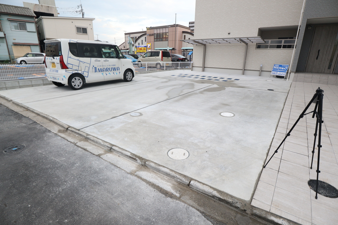 ＧＲＭ小泉（ジーアールエム）の駐車場