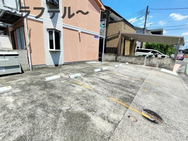 グランデュール小手指の駐車場