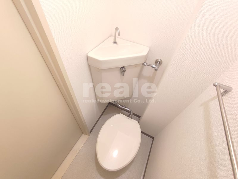 杉並区西荻北１丁目の賃貸マンションのトイレ