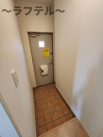 ワンオフティの玄関|別部屋イメージ写真