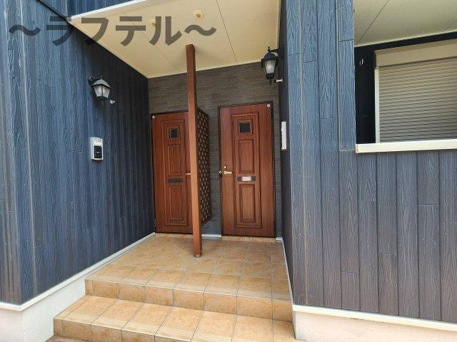 ワンオフティのエントランス|真