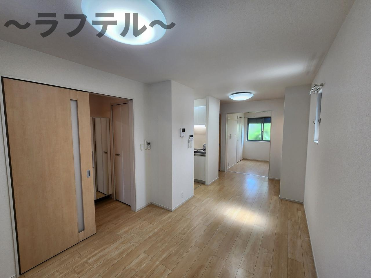 ワンオフティの居間・リビング|別部屋イメージ写真