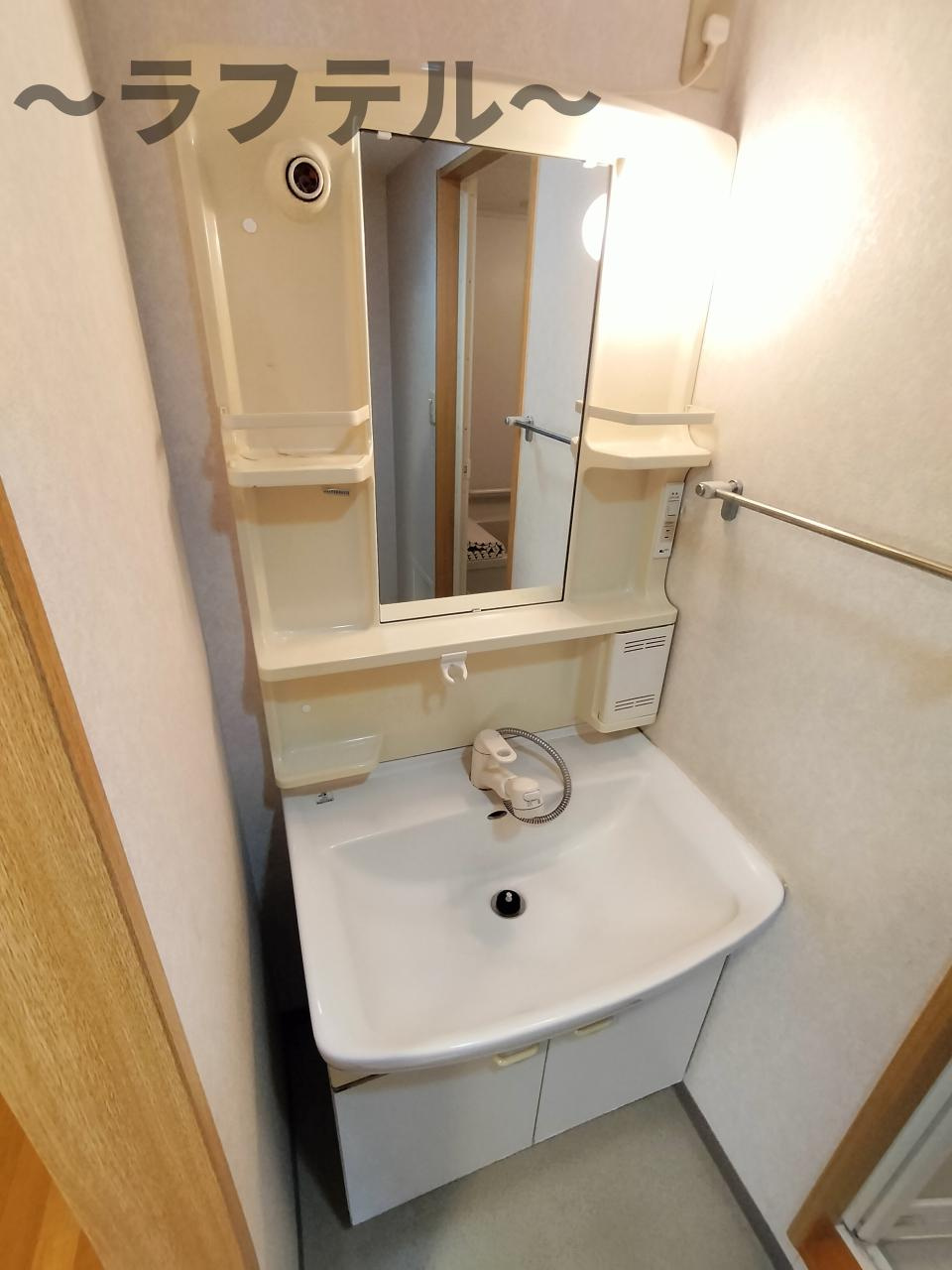 シャンゼール所沢の独立洗面台|別部屋イメージ写真