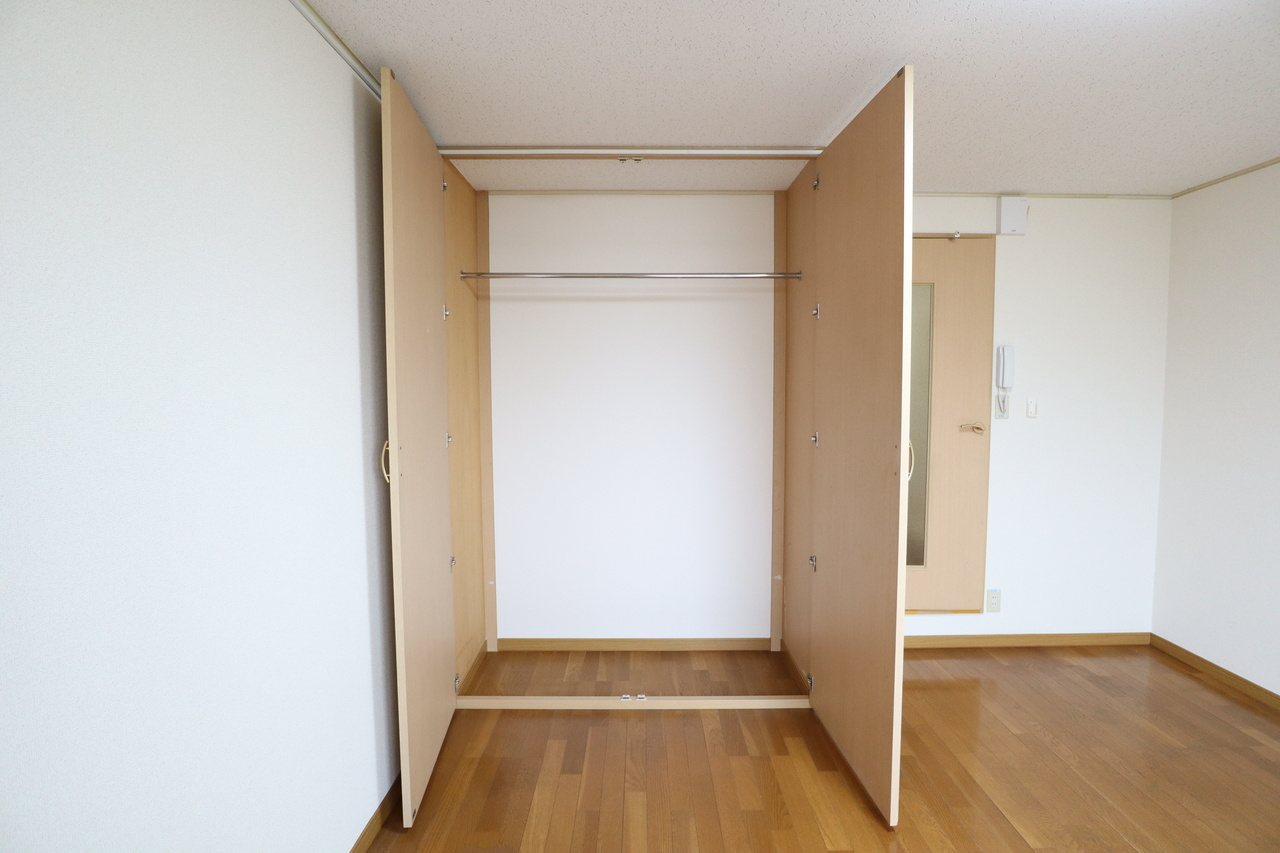 レオパレス二上の収納