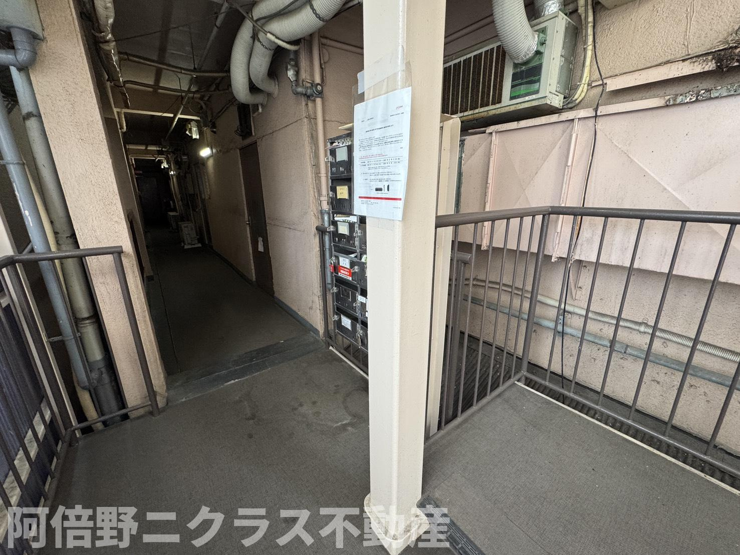 日光ビルのロビー