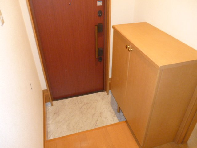 さいたま市南区内谷３丁目のタウンの玄関